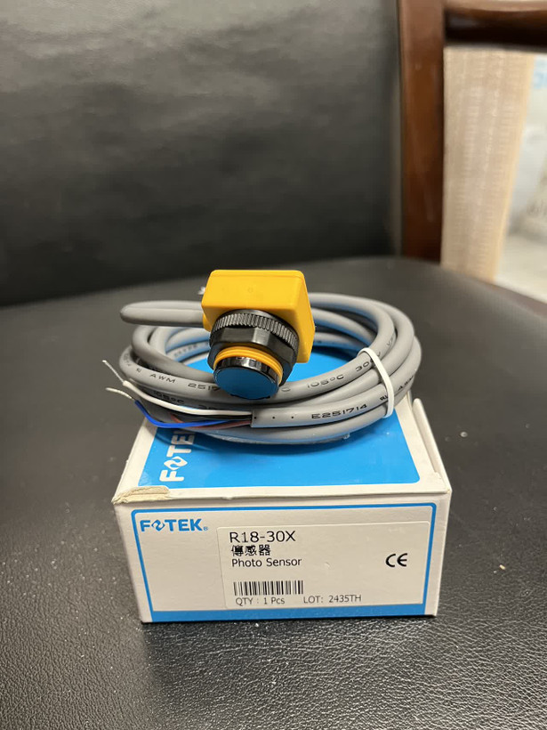 سنسور نوری FOTEK مدل R18-30X
