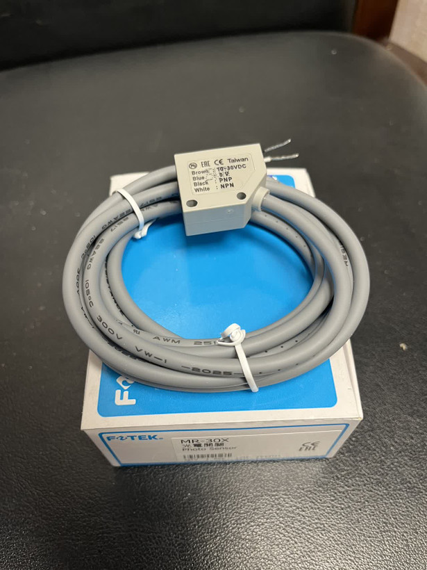 سنسور نوری FOTEK مدل MR-30X دیفیوز 30 سانتی